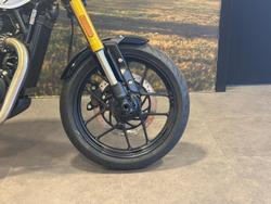 2025 Triumph Speed 400 Speed Four White