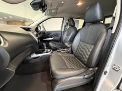 2021 Nissan Navara ST-X