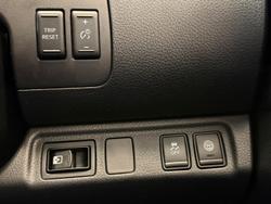 2021 Nissan Navara ST-X