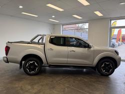 2021 Nissan Navara ST-X