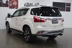 2020 Isuzu MU-X LS-T