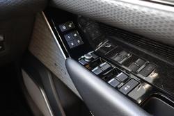 2018 Land Rover Range Rover Velar D240 SE L560 MY18 AWD Fuji White