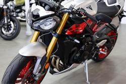 2025 Triumph Street Triple 765 RX Street Triple Silver