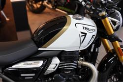 2025 Triumph Speed 400 Speed Four White