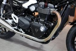 2025 Triumph Speed Twin 1200 Speed Twin Black