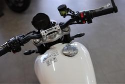 2025 Triumph Speed Twin 1200 Speed Twin Black