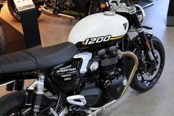 2025 Triumph Speed Twin 1200 Speed Twin Black