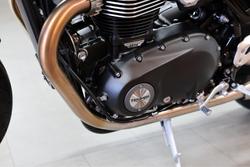 2025 Triumph Speed Twin 1200 Speed Twin Black