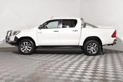 2020 Toyota Hilux SR5