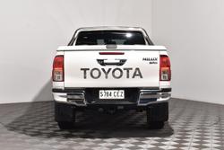 2020 Toyota Hilux SR5