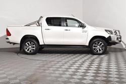 2020 Toyota Hilux SR5