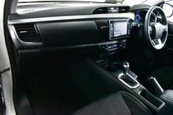 2020 Toyota Hilux SR5