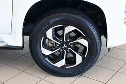 2024 Mitsubishi Pajero Sport GLS