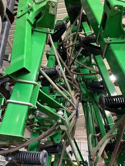 2022 John Deere H561 Air Hoe Drill