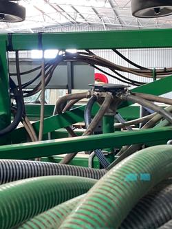 2022 John Deere H561 Air Hoe Drill