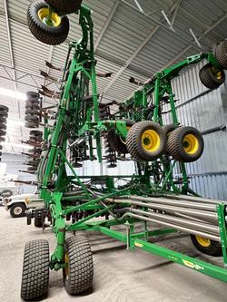 2022 John Deere H561 Air Hoe Drill