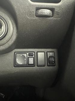 2014 Nissan Navara ST-X 550 D40 Series 5 4X4 Dual Range Silver Lightning