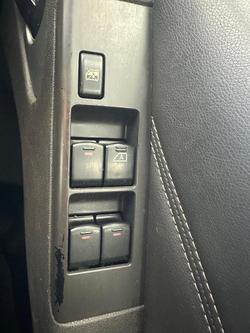 2014 Nissan Navara ST-X 550 D40 Series 5 4X4 Dual Range Silver Lightning