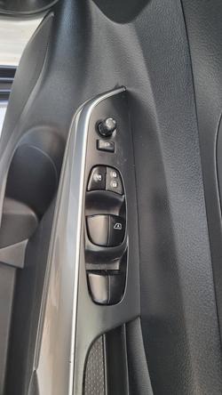 2020 Nissan Navara ST