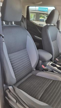 2020 Nissan Navara ST