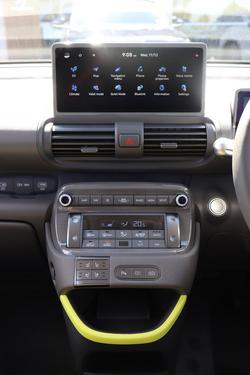 2025 Hyundai INSTER Cross