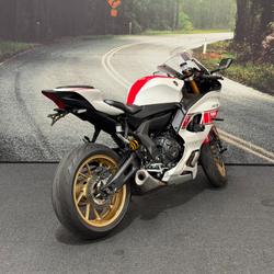 2021 Yamaha YZF-R7LA White