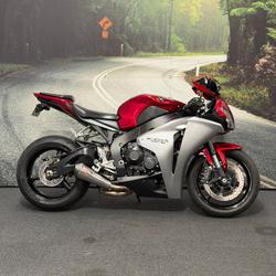 Honda CBR1000RR (fireblade)