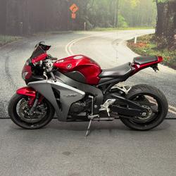 2008 Honda CBR1000RR (FIREBLADE) Maroon