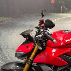 2021 DUCATI STREETFIGHTER V4 S Red