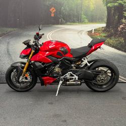 2021 DUCATI STREETFIGHTER V4 S Red
