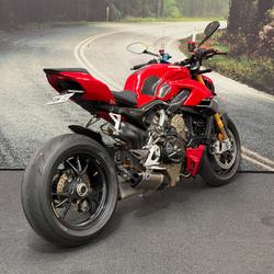 2021 DUCATI STREETFIGHTER V4 S Red