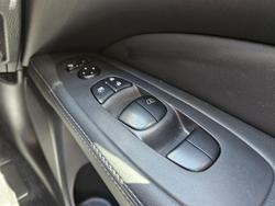 2017 Nissan Pathfinder ST-L