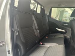 2022 Nissan Navara ST-X