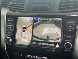 2022 Nissan Navara ST-X