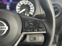 2022 Nissan Navara ST-X