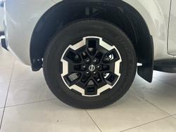 2022 Nissan Navara ST-X