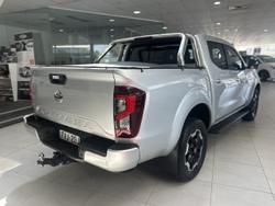 2022 Nissan Navara ST-X