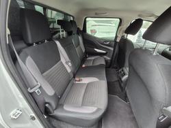 2023 Nissan Navara ST-X