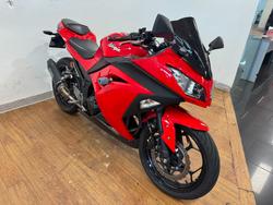 2016 Kawasaki NINJA 300 RED