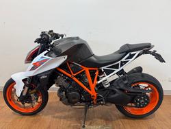 2017 Ktm 1290 SUPER DUKE R White/Grey