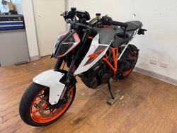 2017 Ktm 1290 SUPER DUKE R White/Grey