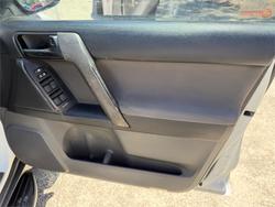 2011 TOYOTA LANDCRUISER PRADO GX (4x4)