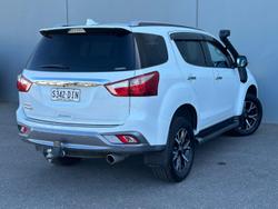 2020 Isuzu MU-X LS-T