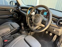 2021 MINI Hatch Cooper Classic F55 LCI-2 Pepper White