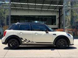 2021 MINI Hatch Cooper Classic F55 LCI-2 Pepper White
