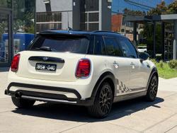 2021 MINI Hatch Cooper Classic F55 LCI-2 Pepper White