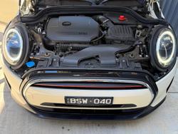 2021 MINI Hatch Cooper Classic F55 LCI-2 Pepper White