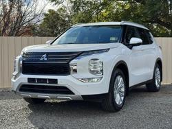 2022 Mitsubishi Outlander LS