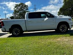 2024 RAM 1500 Laramie Sport Hurricane SO RamBox DT MY25 4X4 Dual Range Bright White