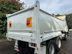 2013 Fuso Fighter 2427 WHITE
